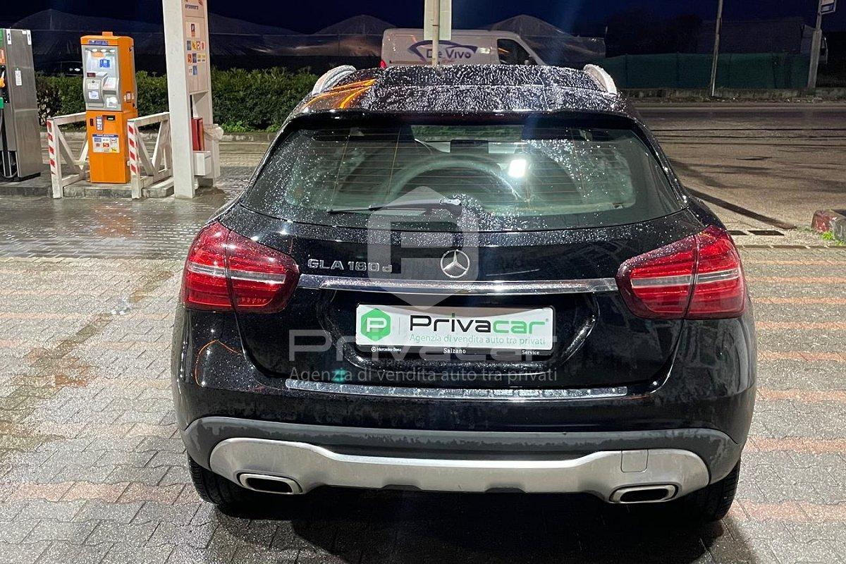 MERCEDES GLA 180 d Sport