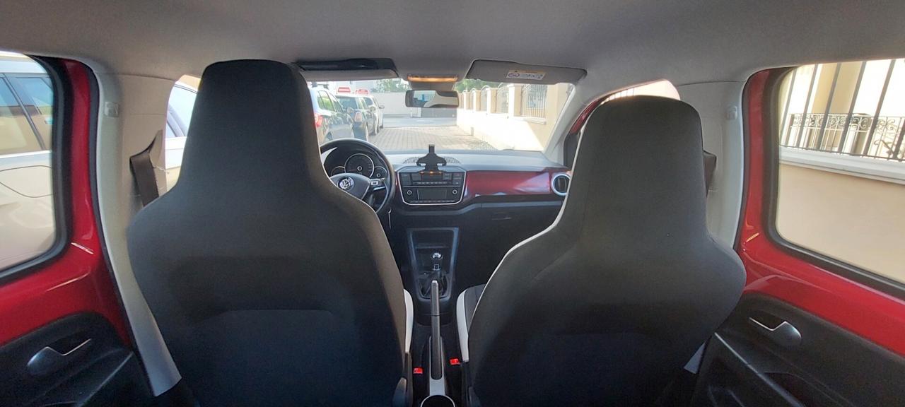 VOLKSWAGEN UP BENZINA/METANO DI SERIE TELEFONO LEGA PELLE SENSORI IMPECCABILE
