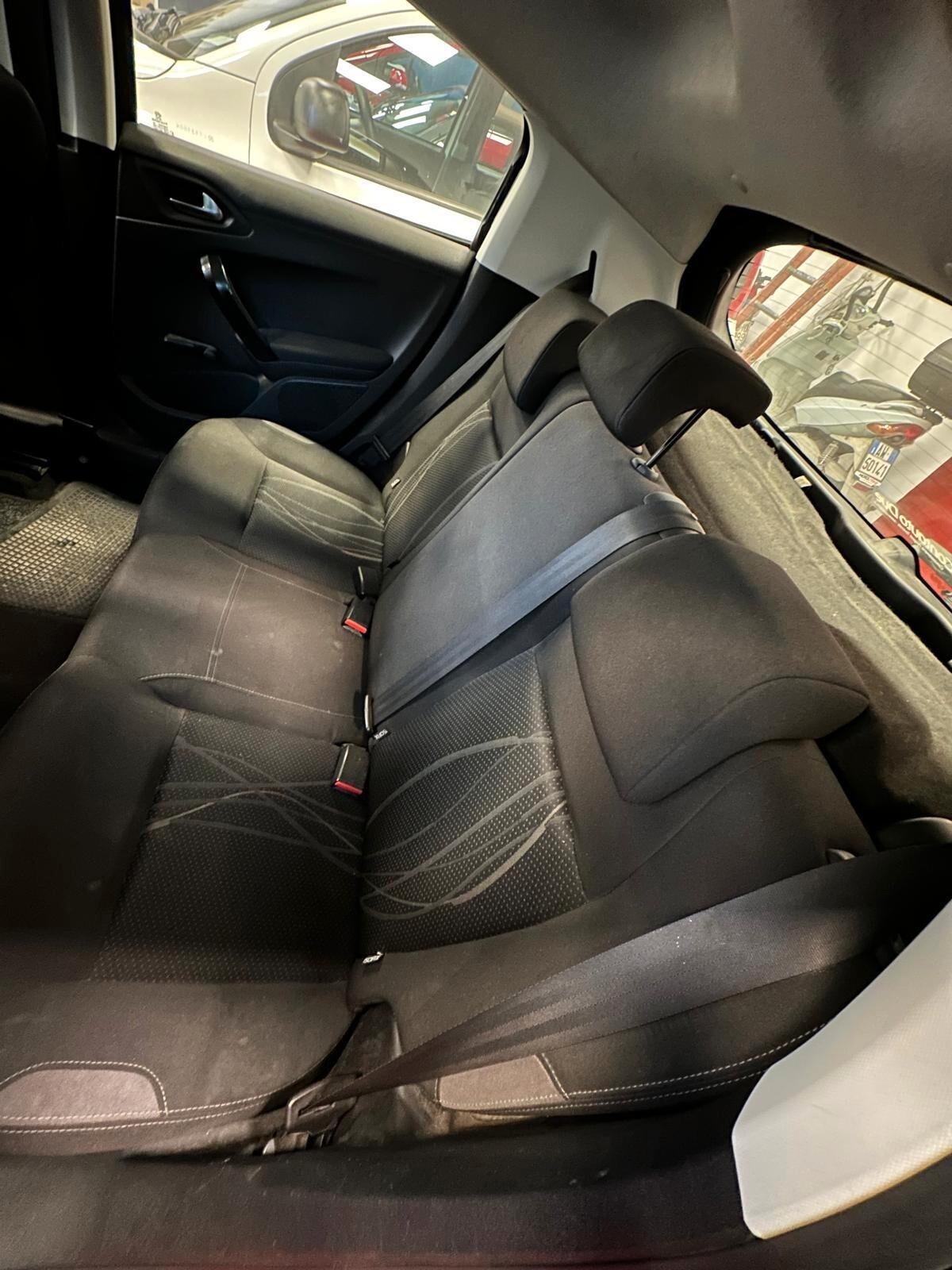 Peugeot 208 1.2 VTi 82 CV 5 porte Active