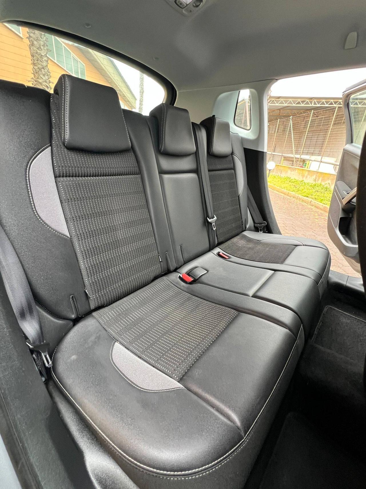 Peugeot 2008 BlueHDi 120 S&S Black Matt