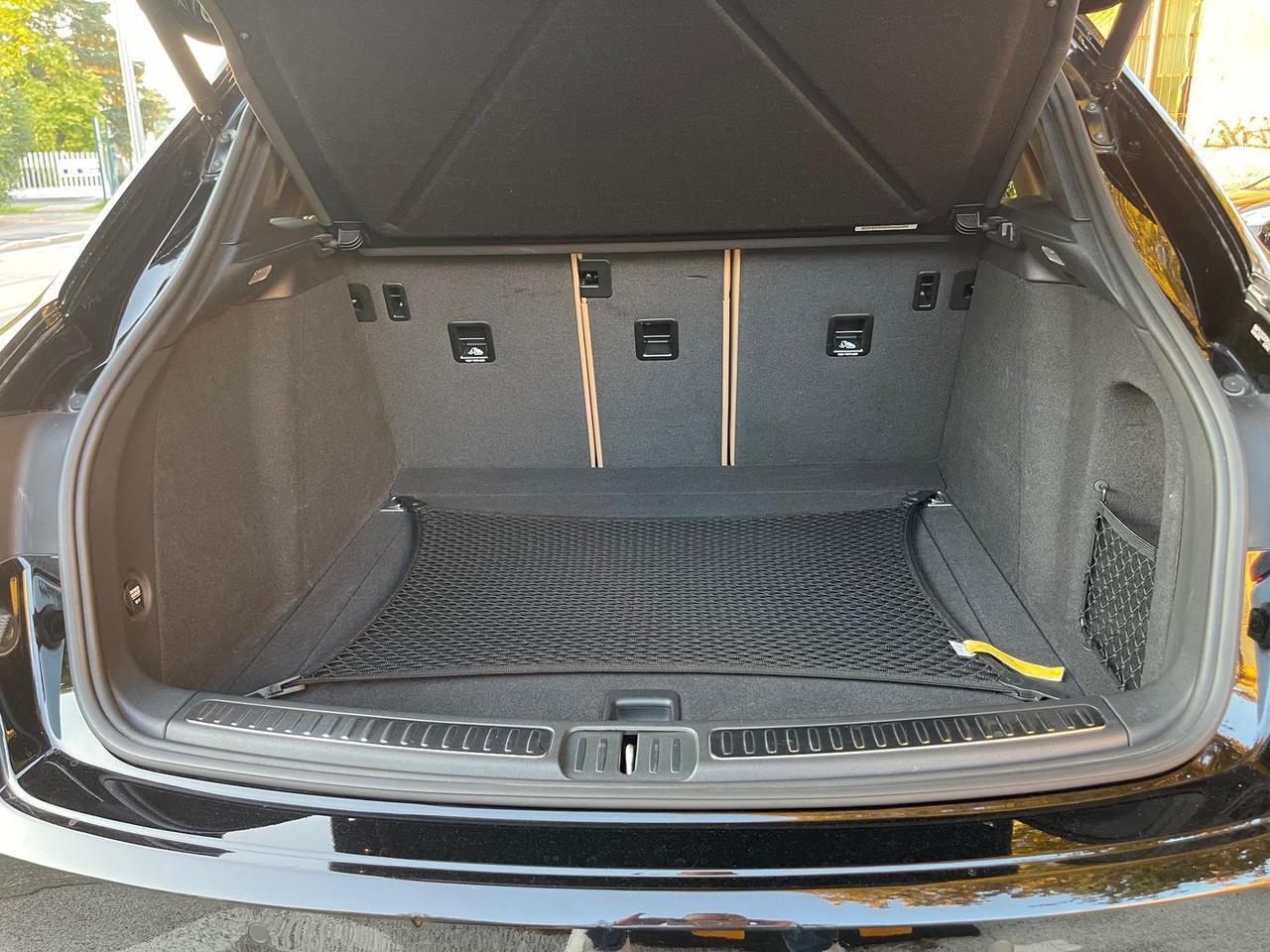 Porsche Macan -- 2.0 #7143