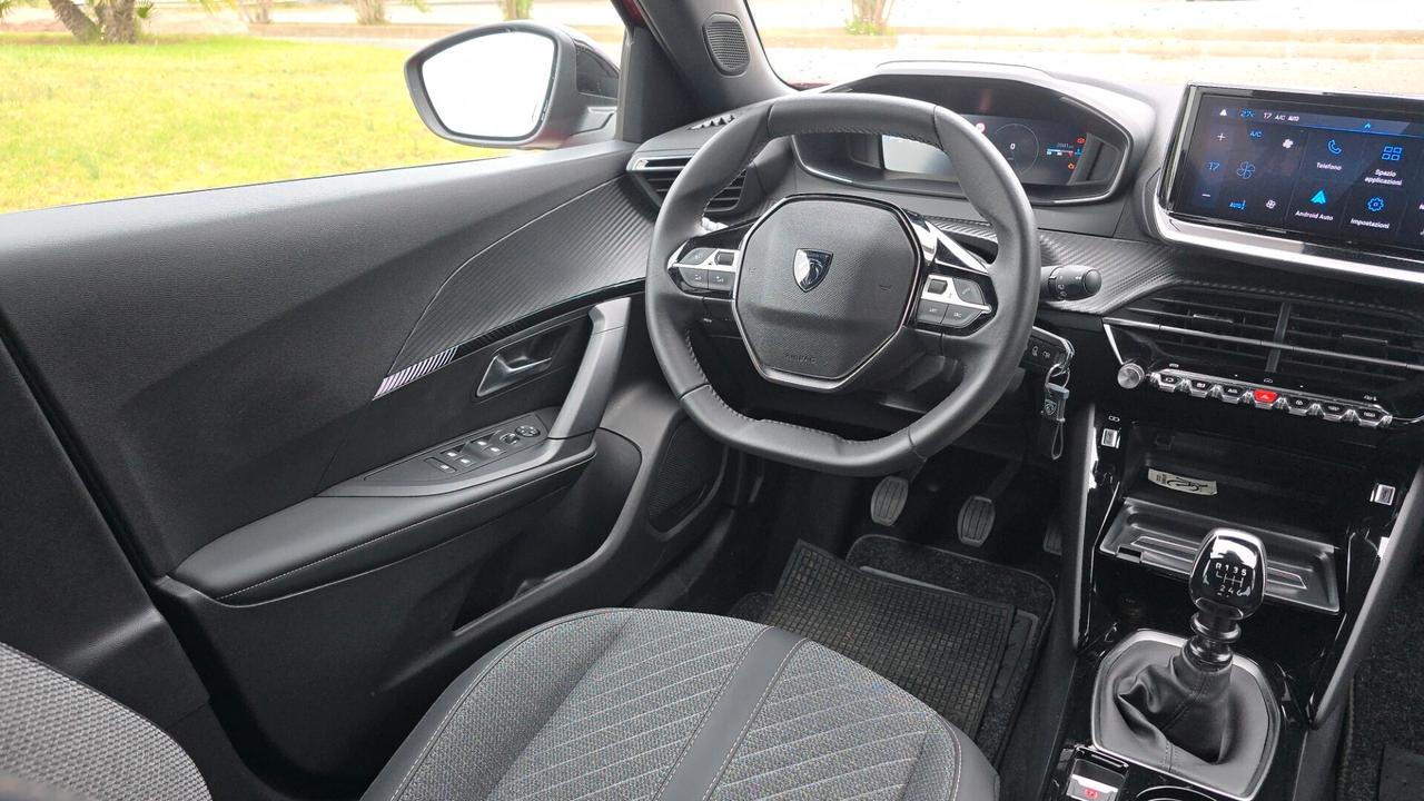 Peugeot 2008 PureTech 100 S&S Allure