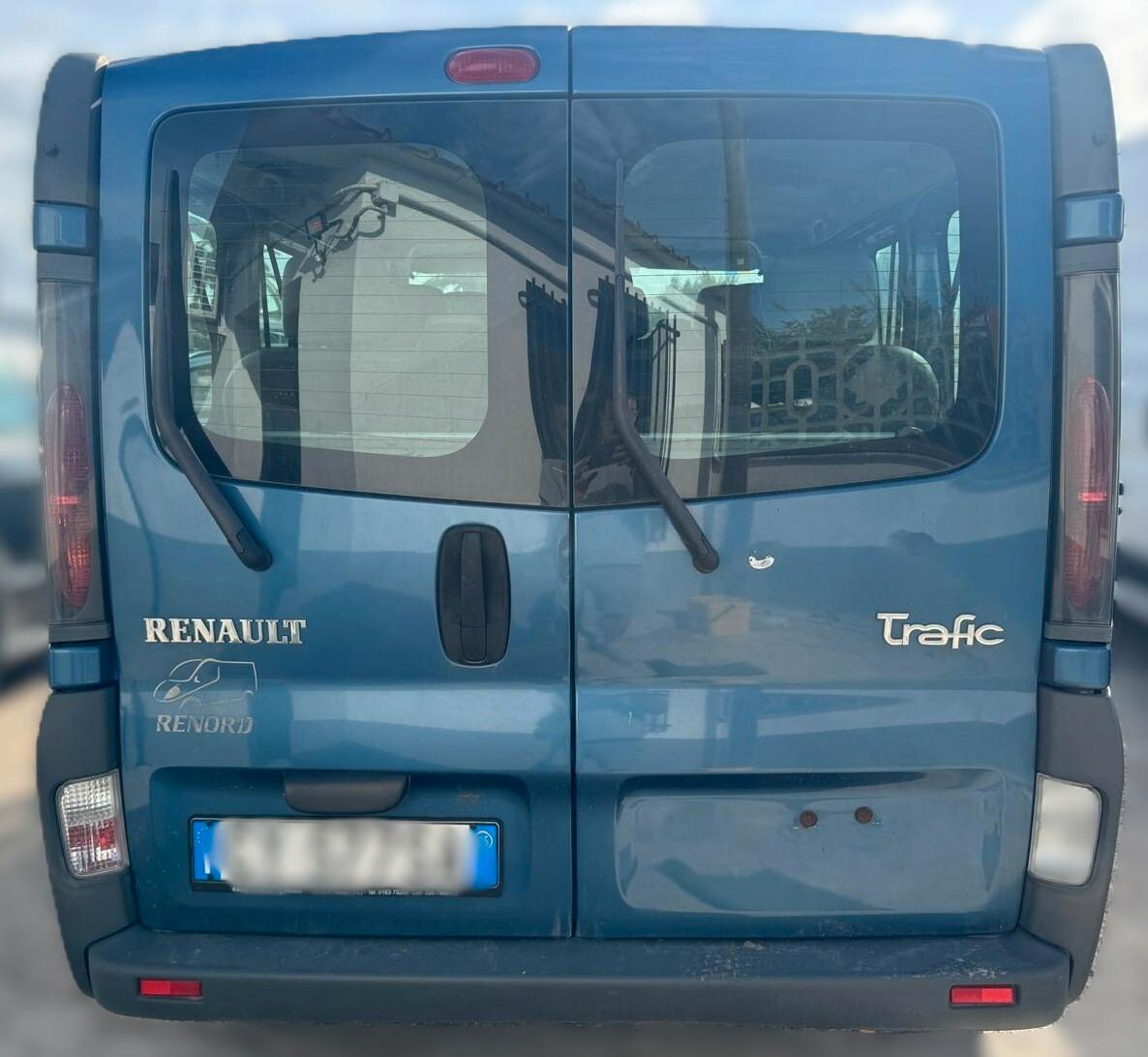 Renault Trafic 100 dCi Pack Clim 9 posti