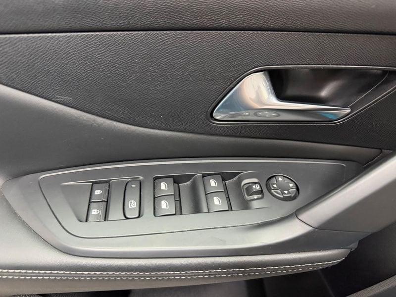 Peugeot 408 Allure Pack Hybrid 180 e-EAT8 S&S aut.