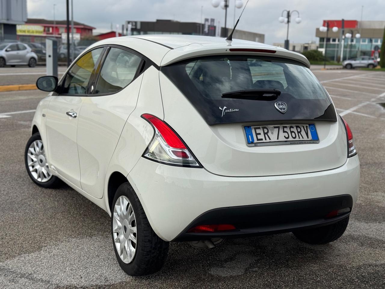 Lancia Ypsilon 1.2 69 CV 5 porte GPL Ecochic Gold
