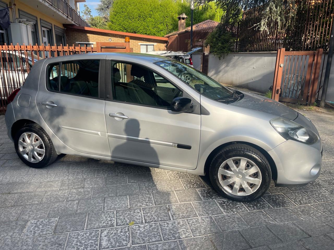 Renault Clio 1.2 16V 5 porte Dynamique