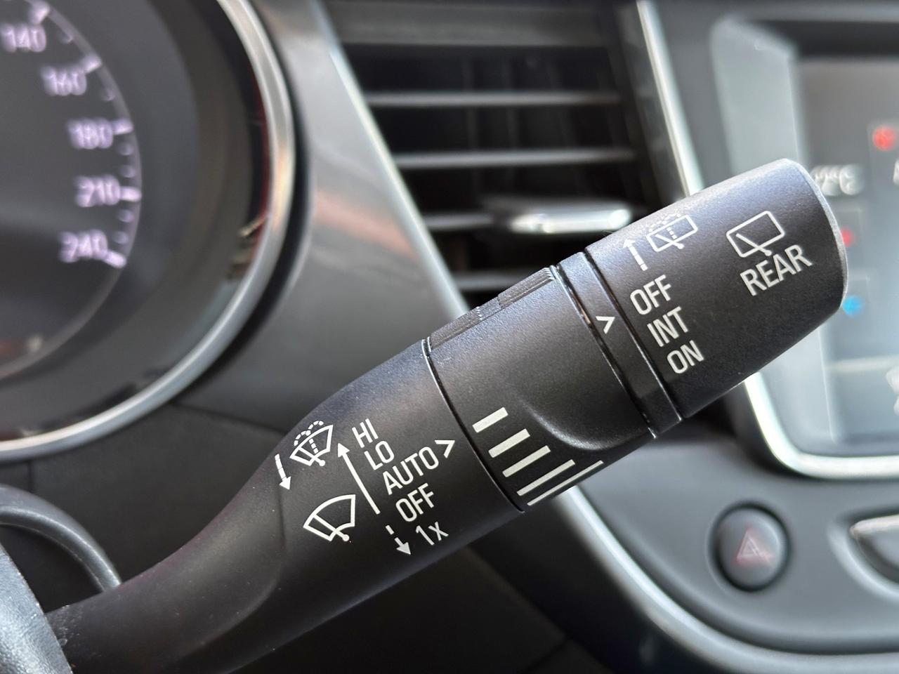 Opel Crossland 83cv Elegance CarPlay PREZZO VERO!