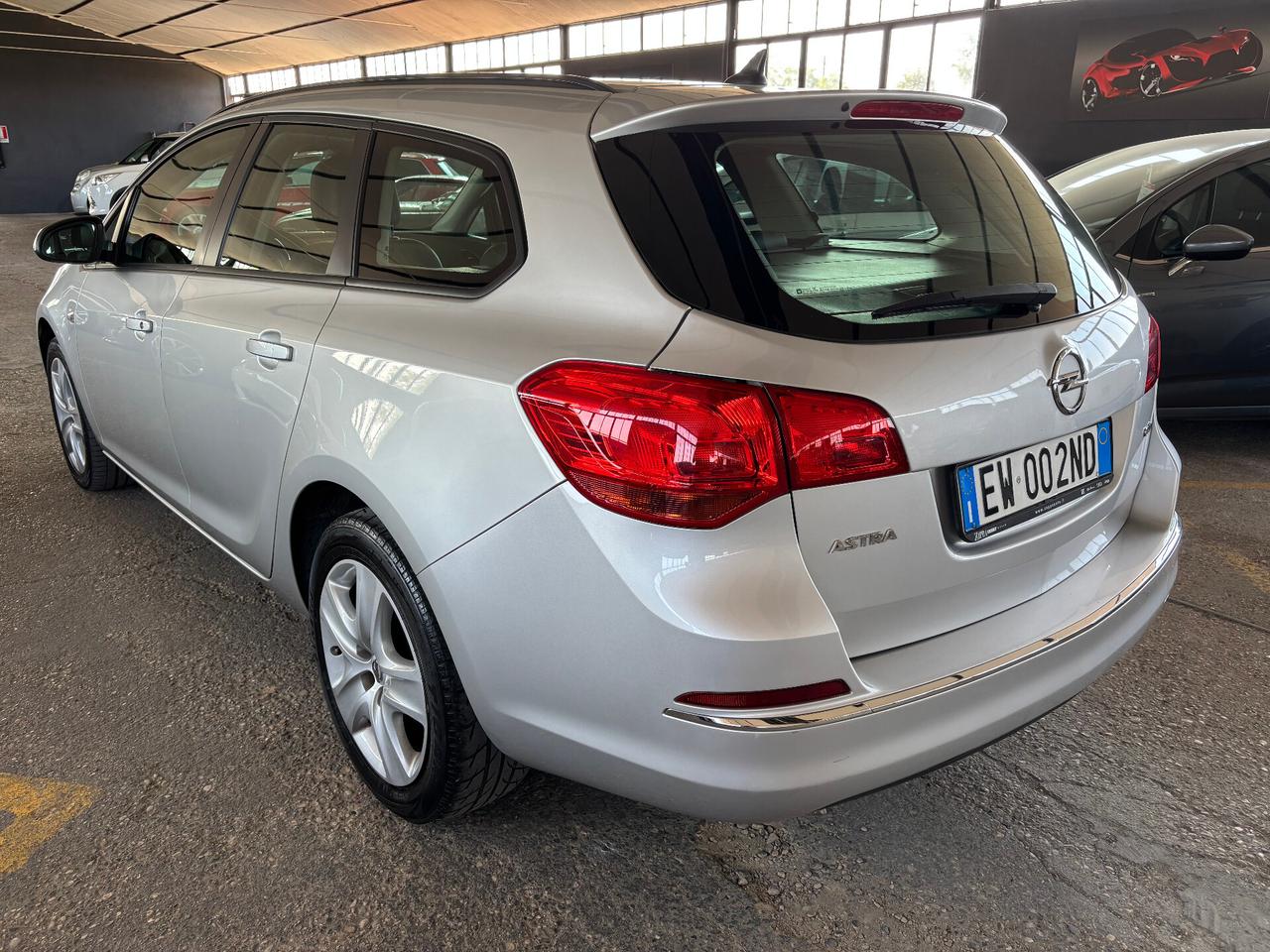 Opel Astra 1.7 CDTI 110CV Sports Tourer Cosmo NEOPATENTATO