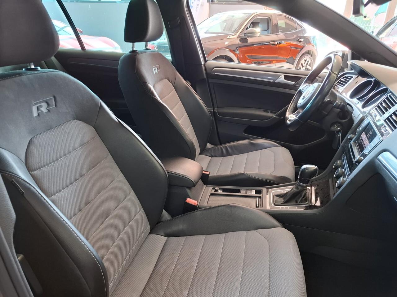 Volkswagen Golf R-Line Benzina Automatica