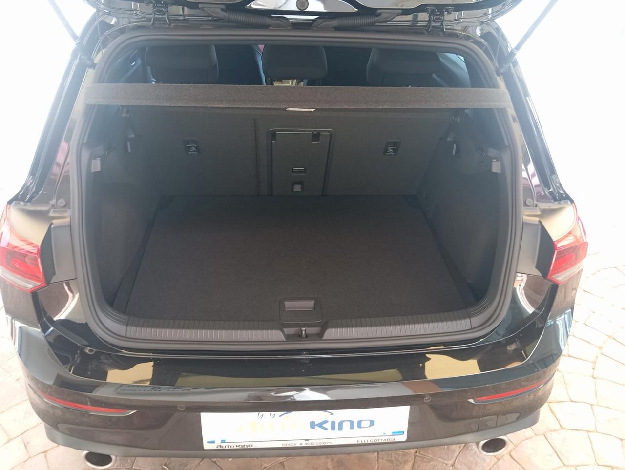 Volkswagen Golf GTI VIII 2.0 TSI