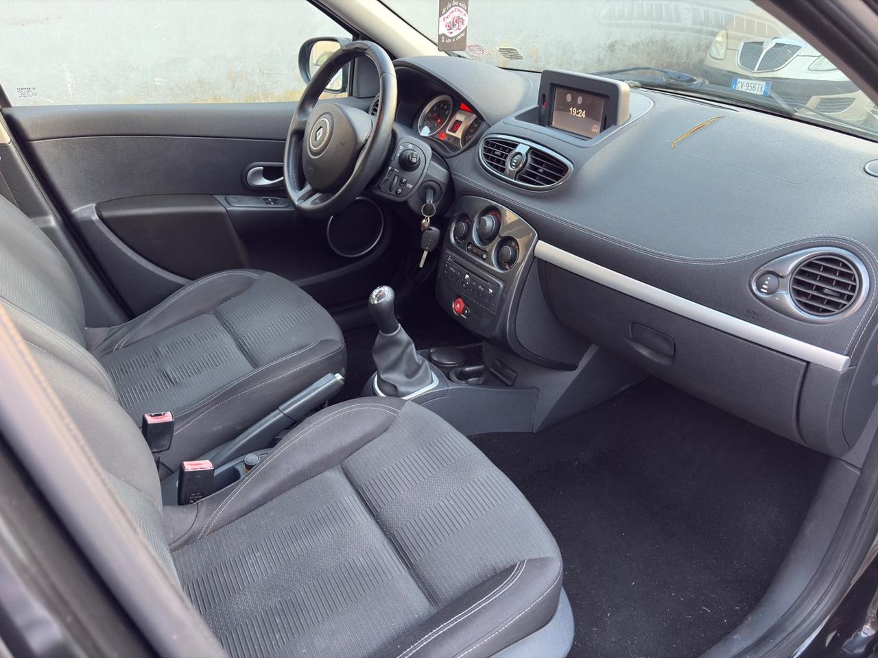 Renault Clio 1.2 benzina 75cv 5 porte