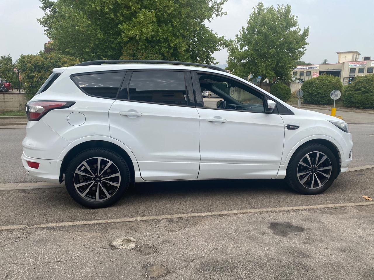 Ford Kuga 1.5 TDCI 120 CV S&S 2WD ST-Line
