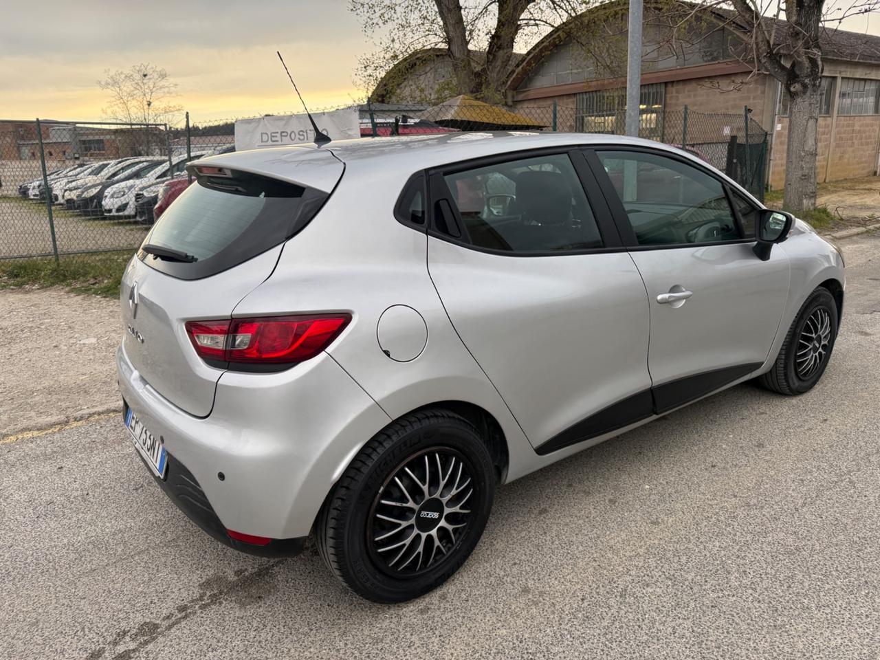 Renault Clio 1.2 75CV 5 porte Wave