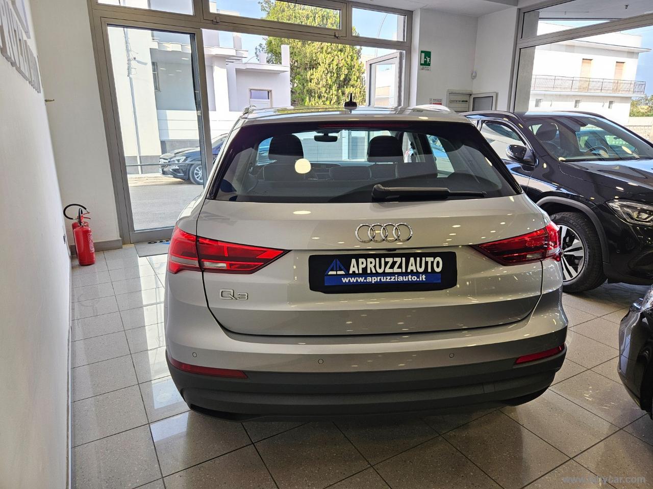 AUDI Q3 35 TDI S tronic Business