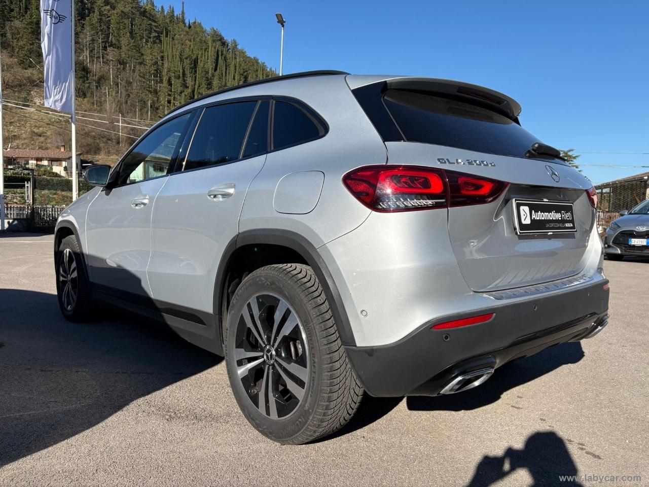 MERCEDES-BENZ GLA 200 d Automatic 4Matic Sport