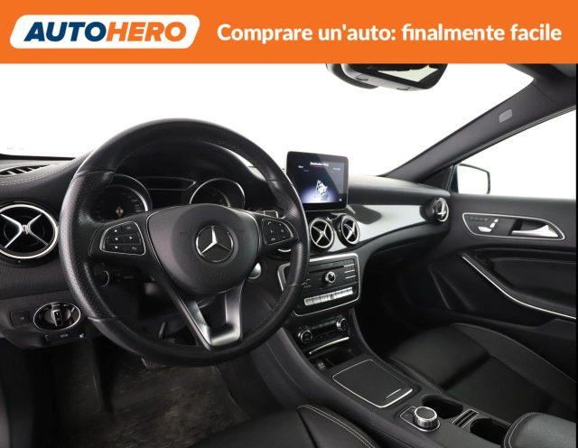 MERCEDES-BENZ GLA 200 Sport