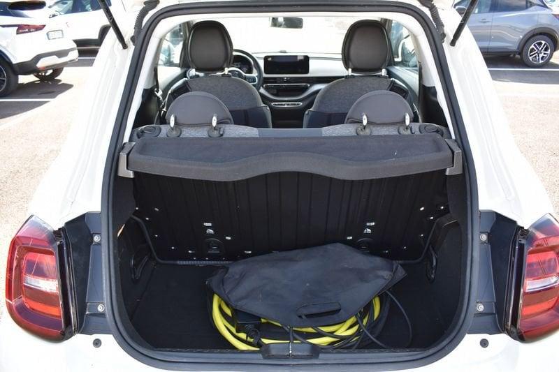 FIAT 500 500e Berlina 42 kWh Icon