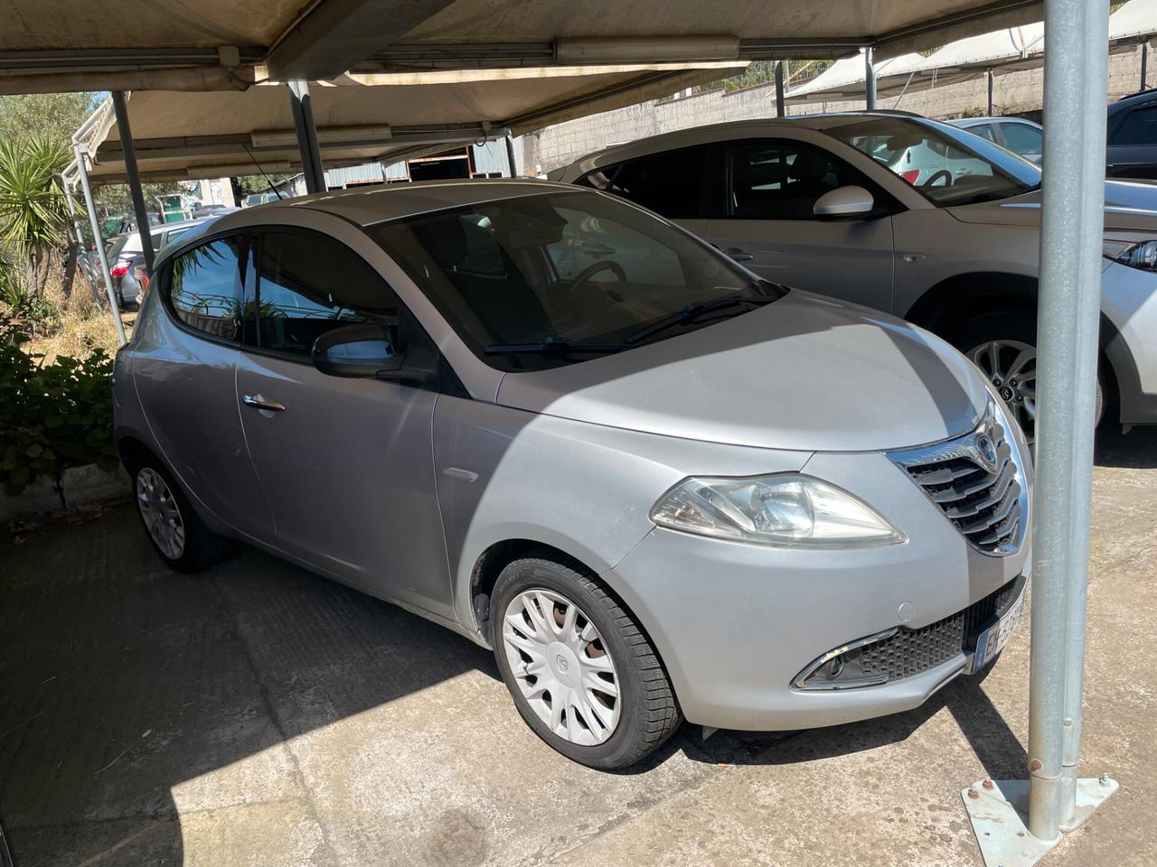 Lancia Ypsilon 1.2 69 CV 5 porte S&S Silver