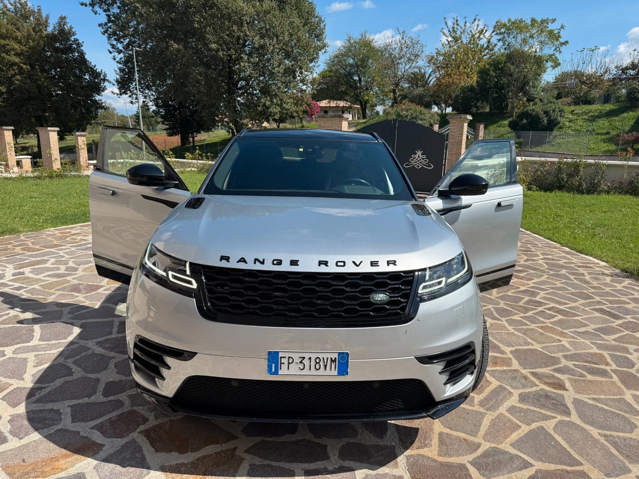 Land Rover Range Velar 2.0D I4 240 CV R-Dynamic PELLE-NAVIGATORE