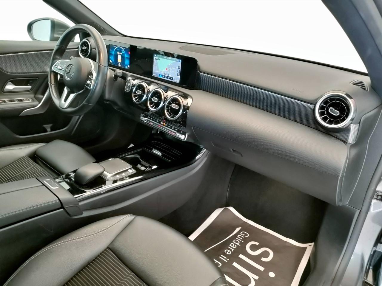 Mercedes-Benz Classe A - W177 2018 - A 180 d Sport auto