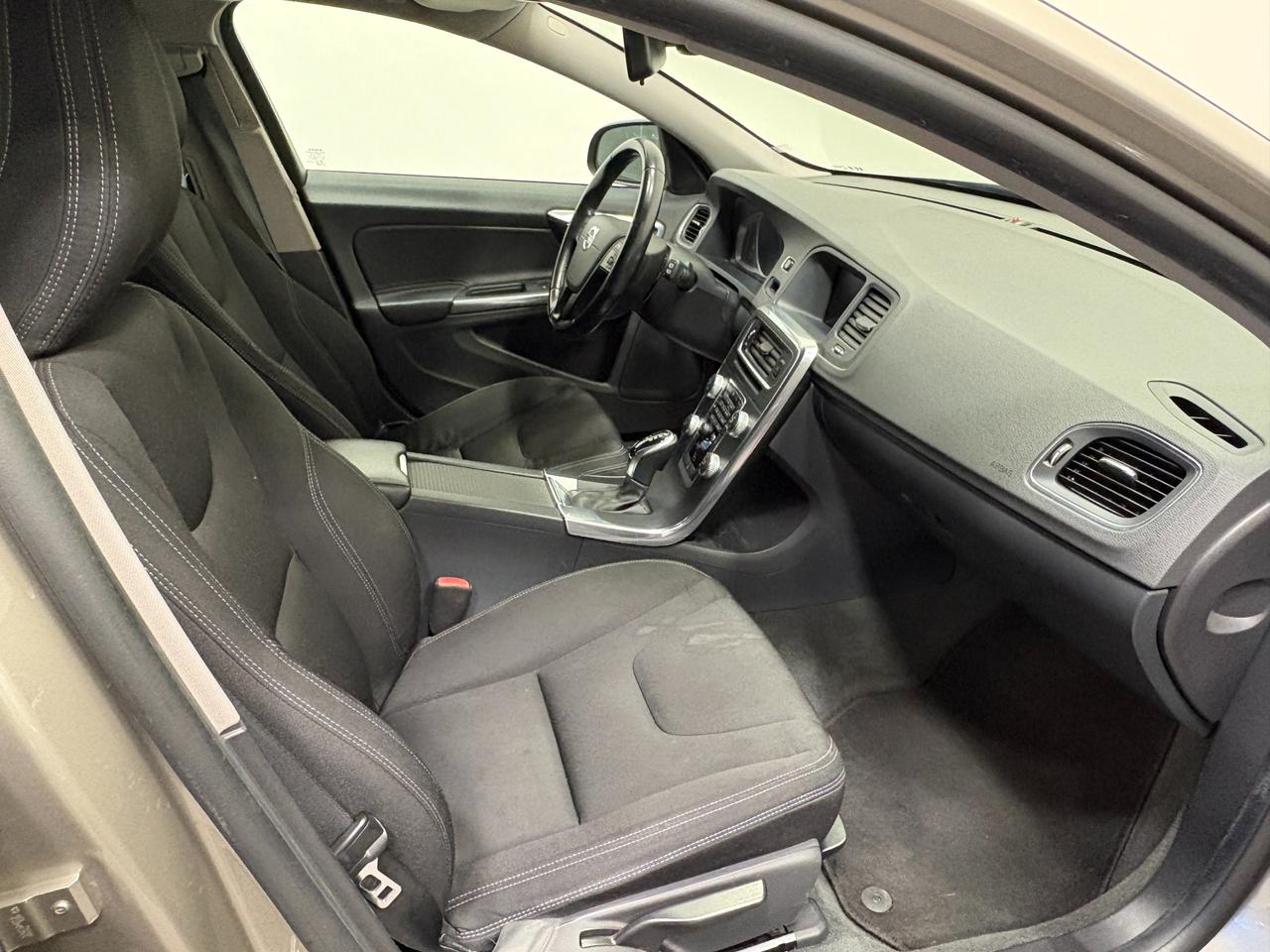 VOLVO V60 2.0 D4 181 CV GEARTRONIC BUSINESS