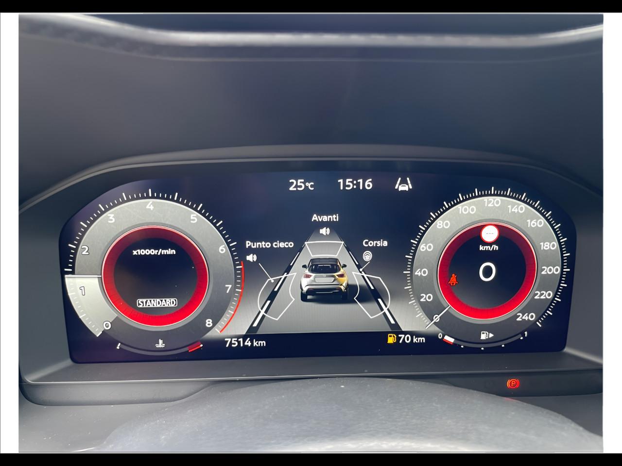 NISSAN JUKE TEKNA MT