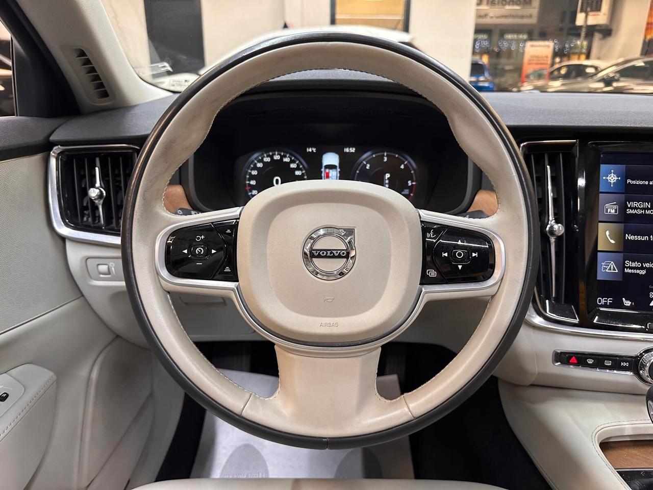 Volvo S90 D5 AWD Geartronic Inscription