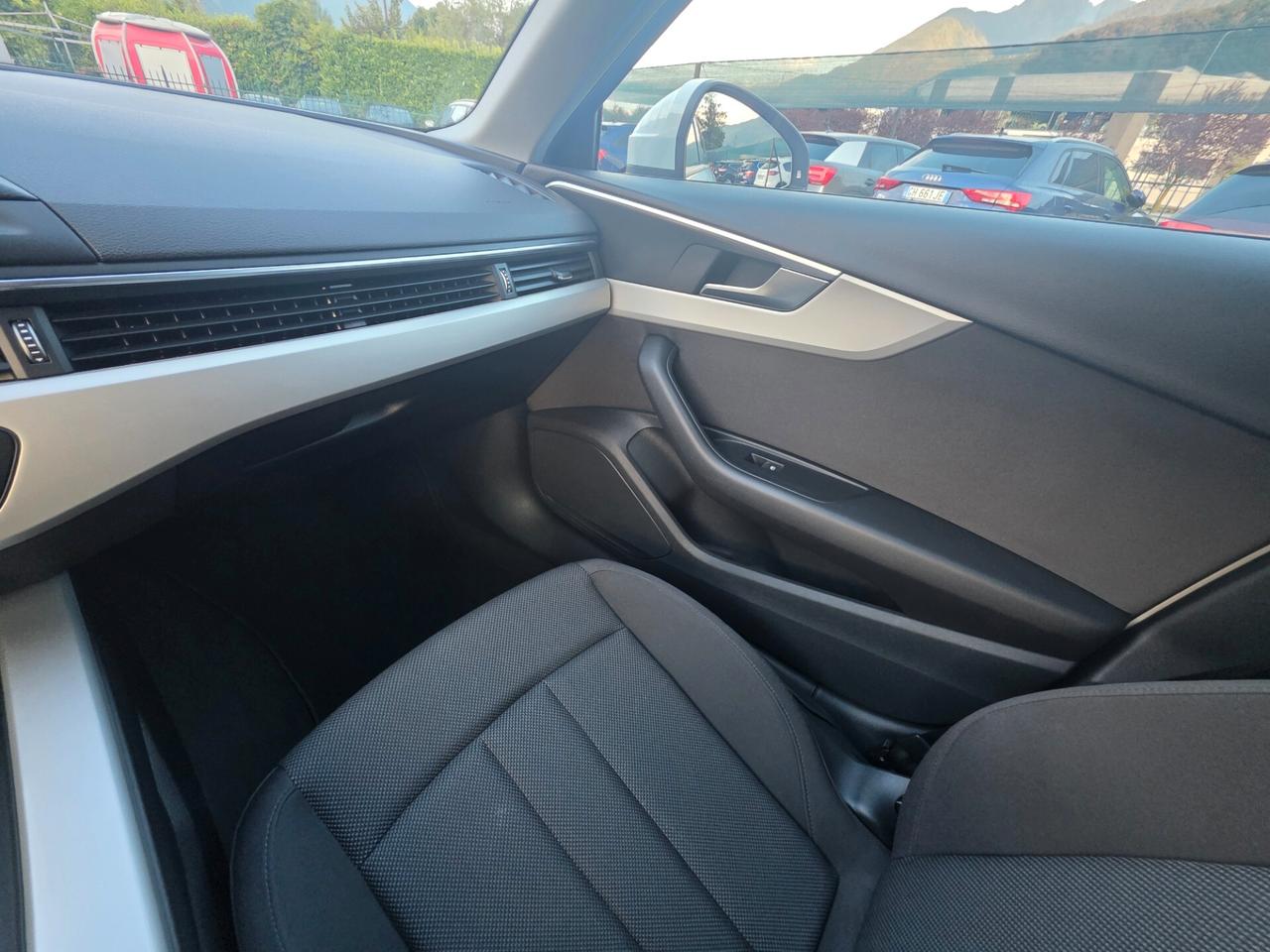 Audi A4 Avant 30 TDI/136 CV S tronic Business