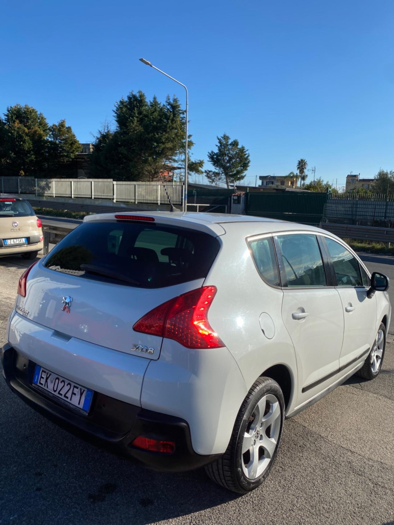 Peugeot 3008 1.6 HDi 112CV Premium