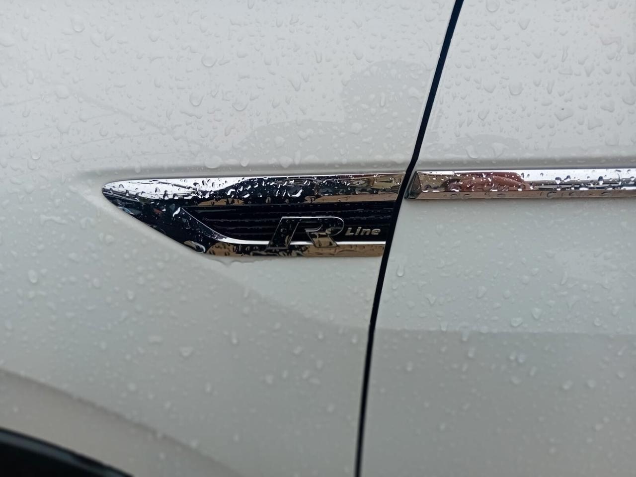 Volkswagen Tiguan 2.0 BiTDI SCR DSG 4MOTION Executive R-Line BMT