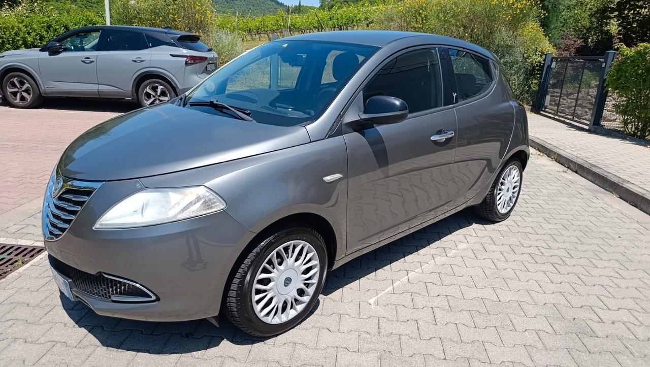 Lancia Ypsilon 1.2 69 CV 5 porte S&S Gold