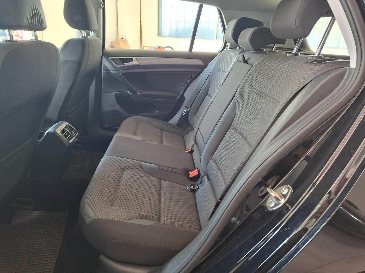 Volkswagen Golf 5P. 1.6 TDI / DA NEOPATENTATI / EURO 5B