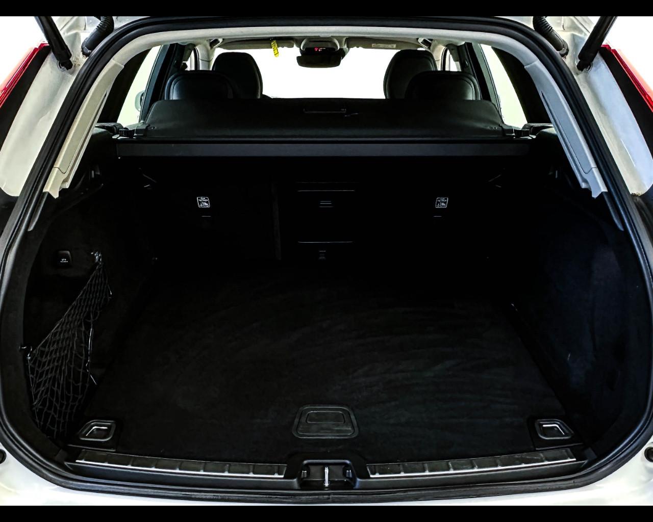 VOLVO XC60 B4 (d) AWD Geartronic Momentum Pro