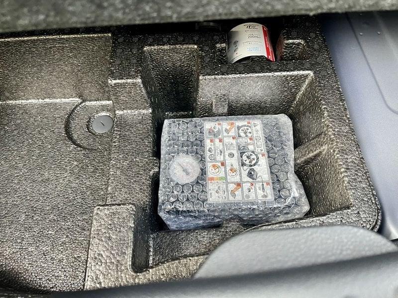 Toyota Yaris 1.5h 130 Lounge - NUOVO