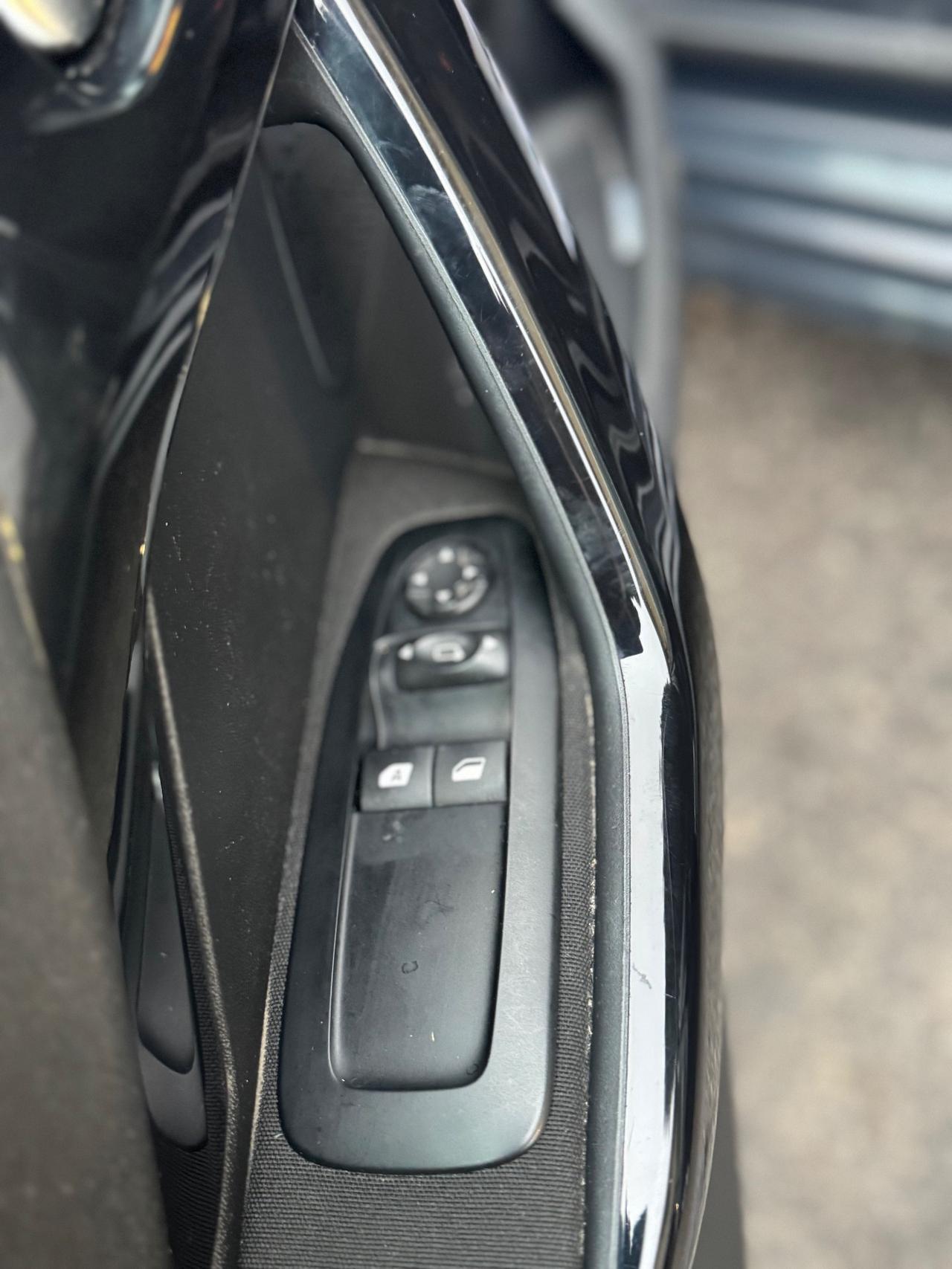 Peugeot 208 PureTech Turbo 110 EAT6 S&S 5 porte Allure