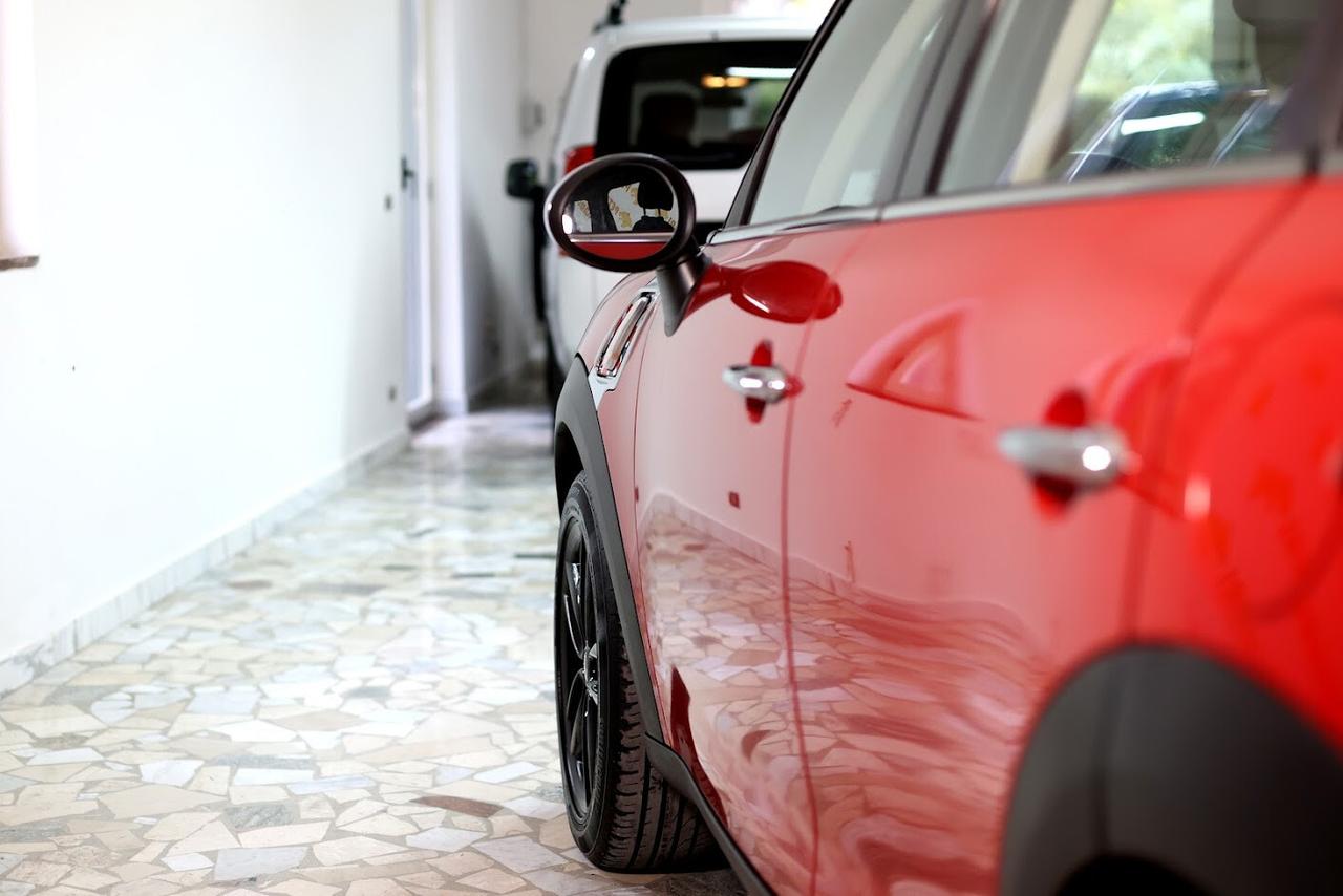 Mini Cooper D Countryman 1.6 Business auto pari al nuovo