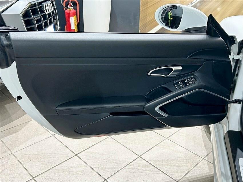 Porsche 718 Spyder Boxster 2.0 T