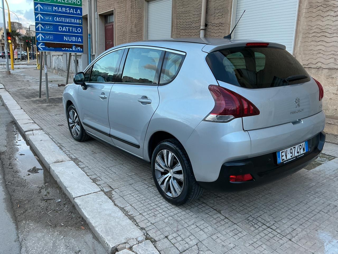 Peugeot 3008 1.6 HDi 115CV Allure