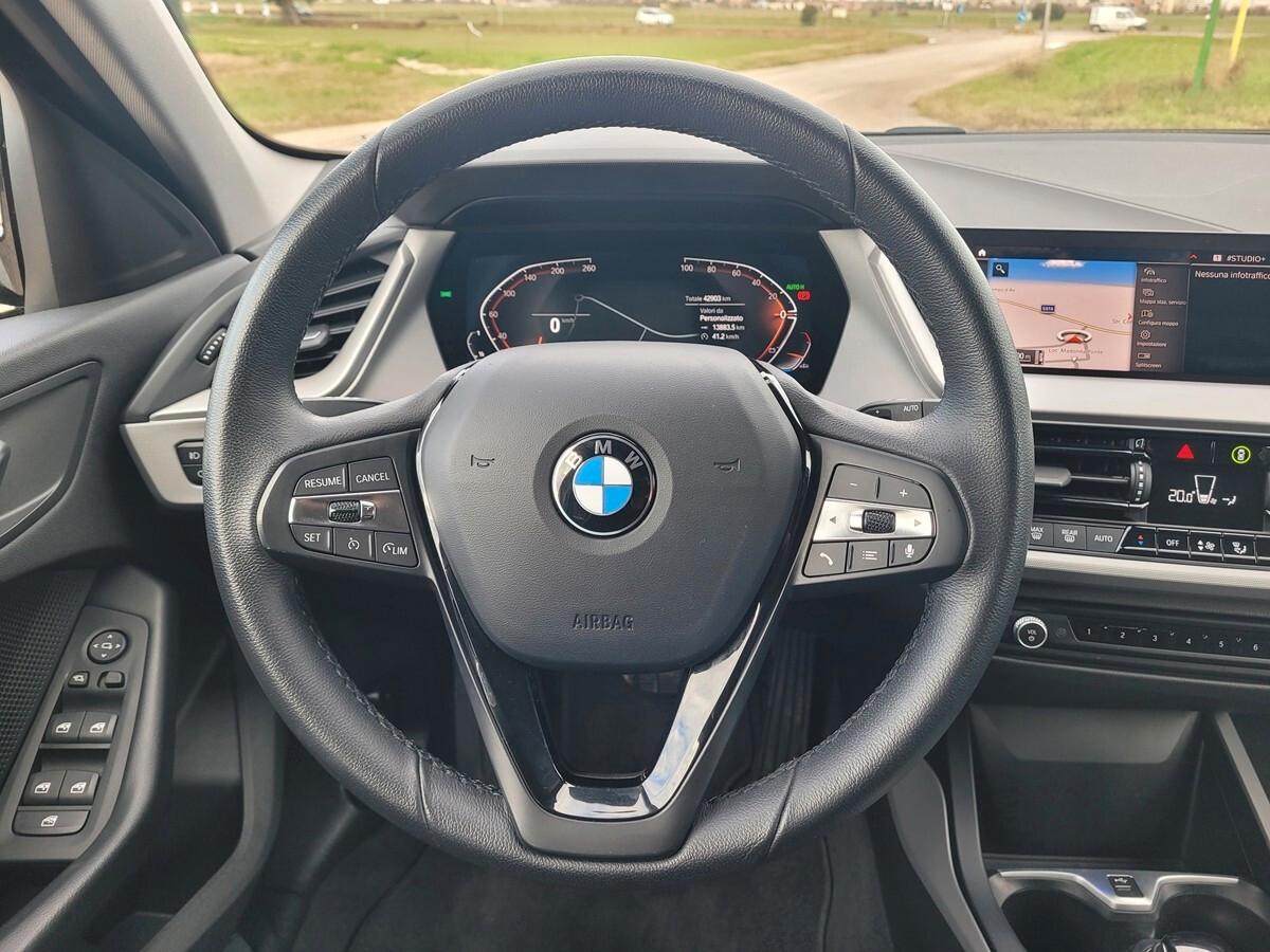 Bmw 116 i 5p. Msport Exterior