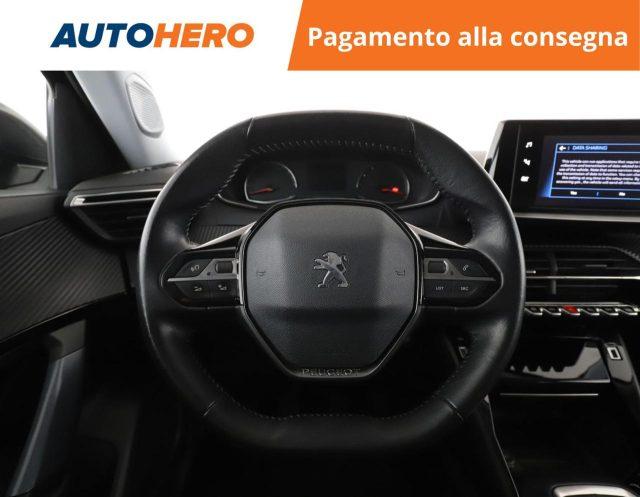 PEUGEOT 2008 PureTech 100 S&S Allure Navi Pack