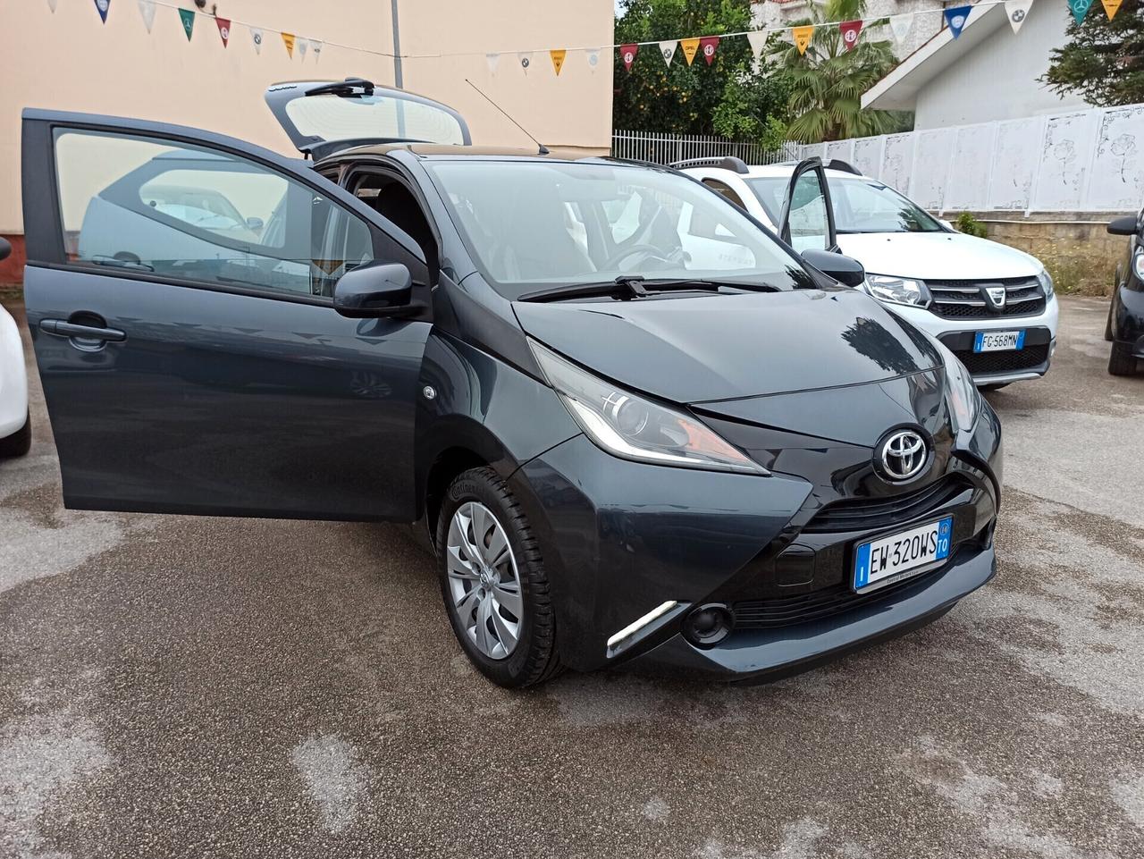 Toyota Aygo 1.0 VVT-i 69 CV 5 porte x-wave