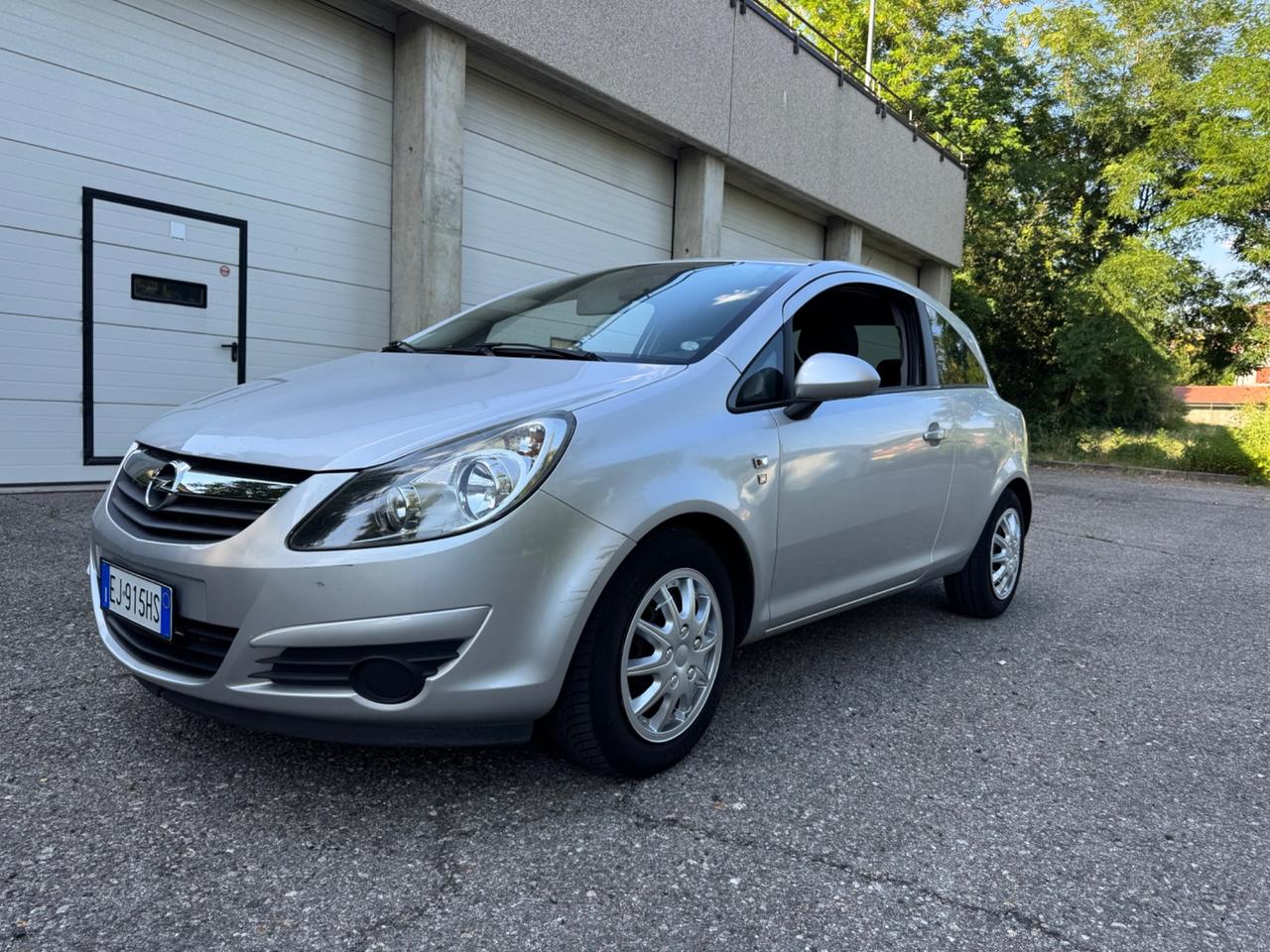 Opel Corsa 1.2 3 porte Club ideale neopatentati