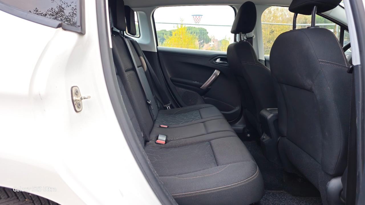 Suv PEUGEOT 2008 EURO 6B OK NEOPATENTATI GARANZIA 12 MESI