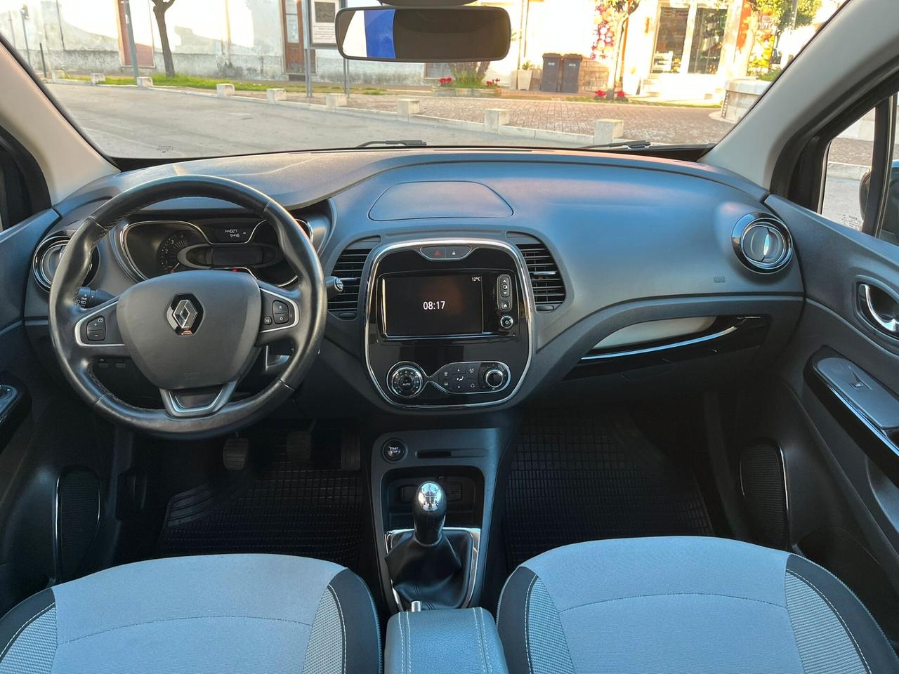 RENAULT CAPTUR 1.5 9OCV R-LINK TOP FULL NAVI RETROC DISTRIBUZ ESEGUITA