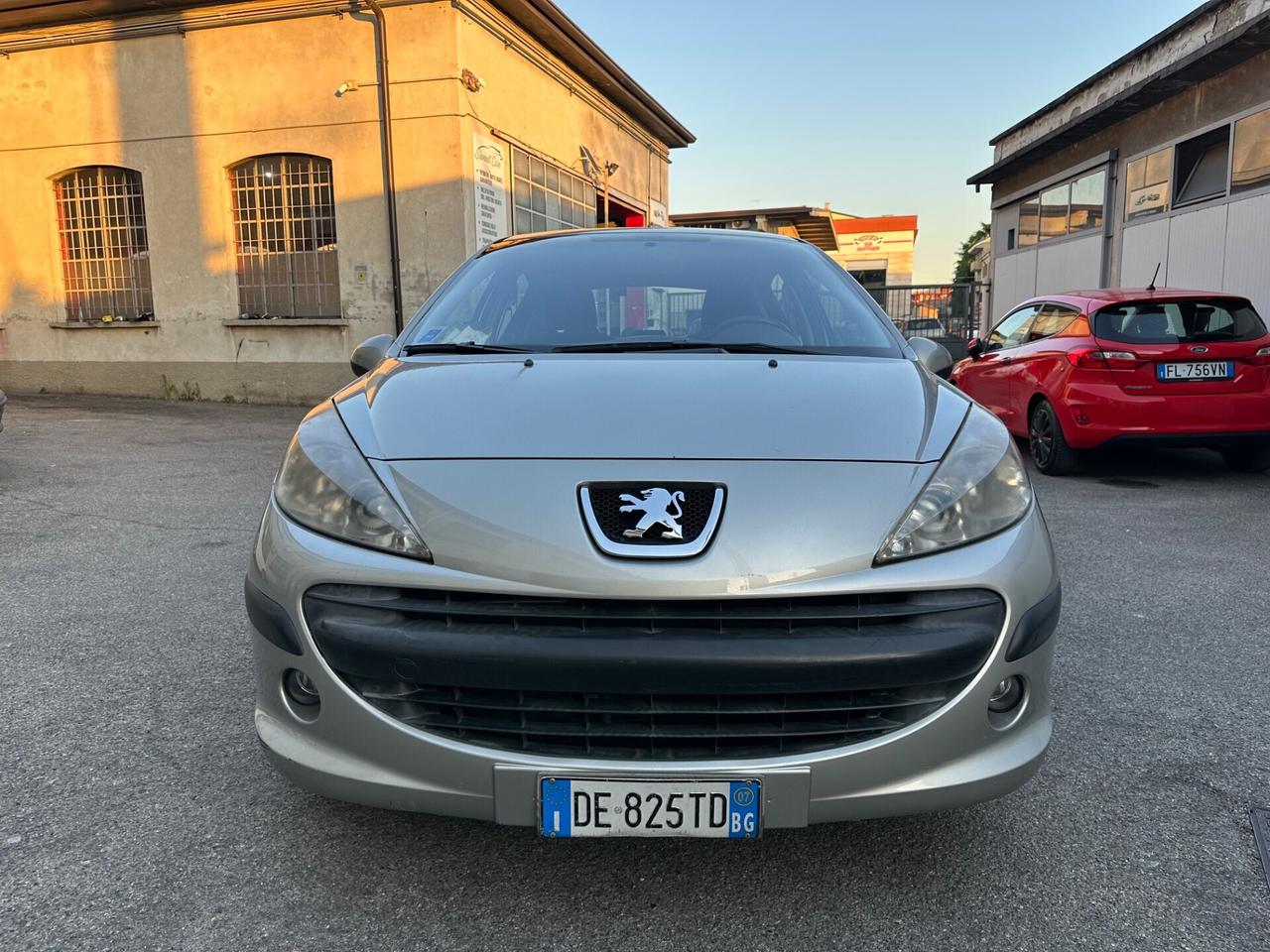 Peugeot 207 1.4 88CV 5p. BENZINA - NEOPATENTATI