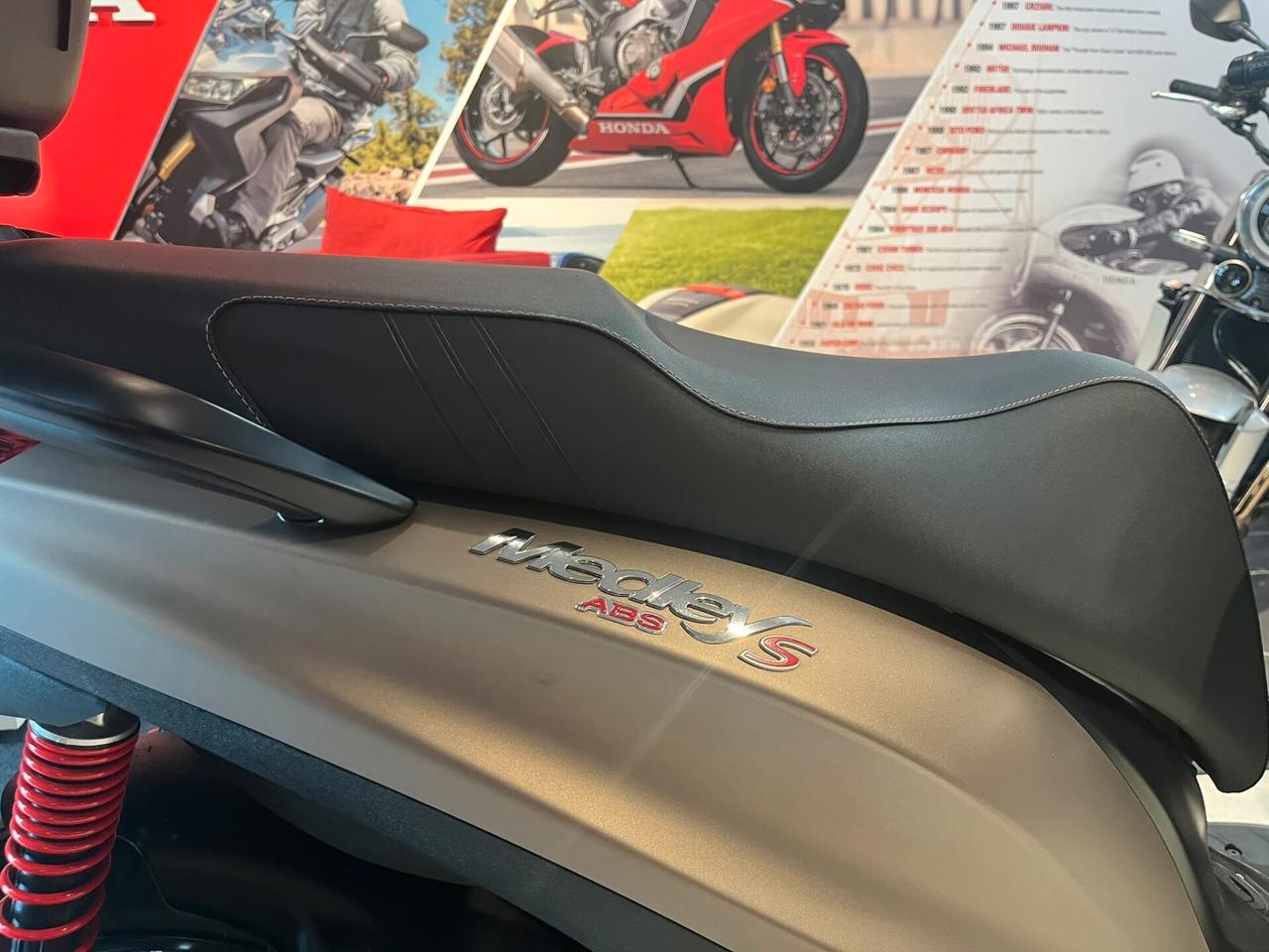 Piaggio Medley 150