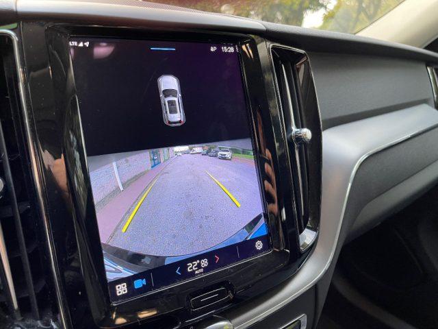 VOLVO XC60 2.0 B4 AWD AUTOMATICA CERCHI DA 19" FARI FULL LED