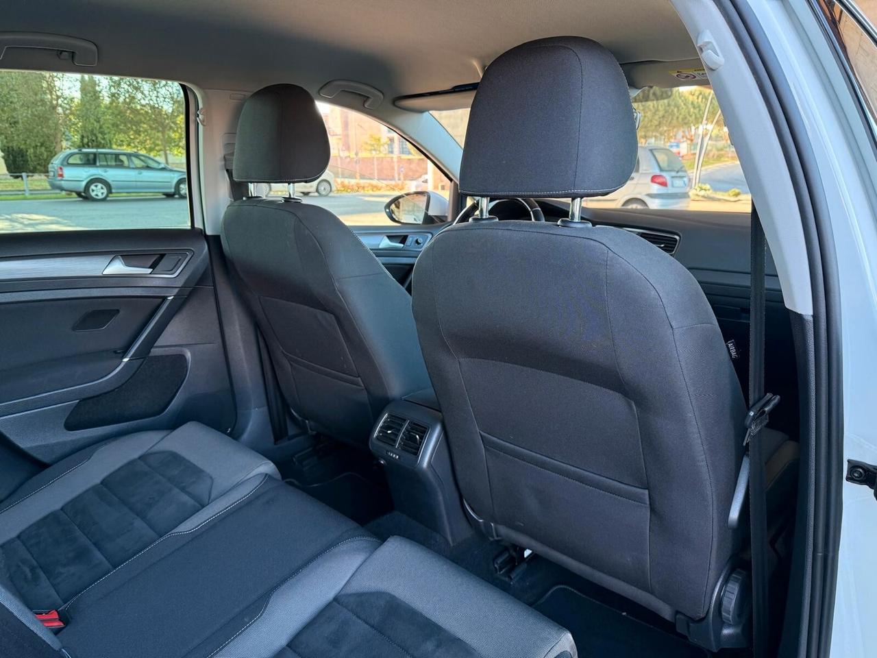 Volkswagen Golf 1.6 TDI 115 CV 5p R line