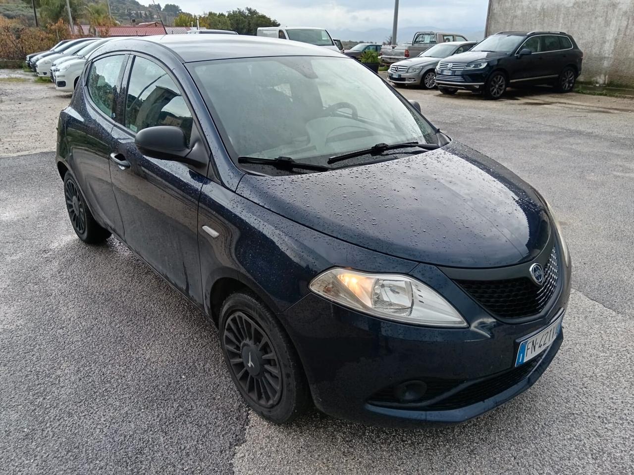 Lancia Ypsilon 1.2 69 CV 5 porte Silver