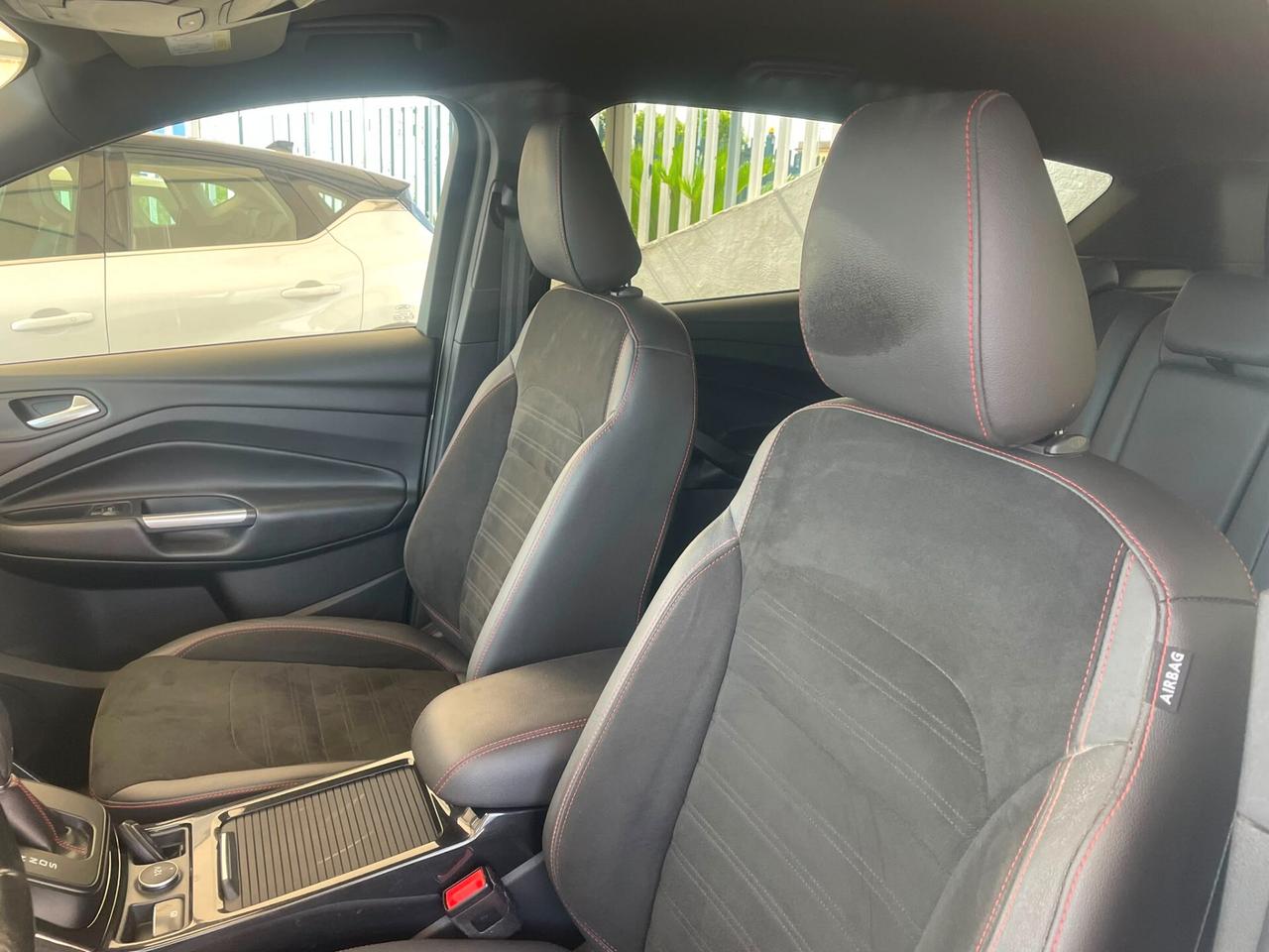 Ford Kuga 1.5 TDCI 120 CV 2WD Powershift Titanium Cambio auto